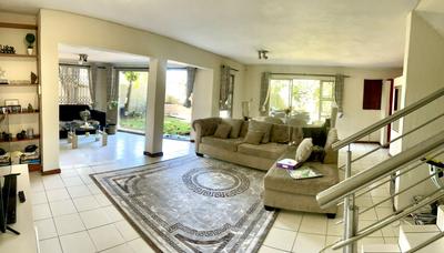 Townhouse For Rent in Menlyn, Pretoria